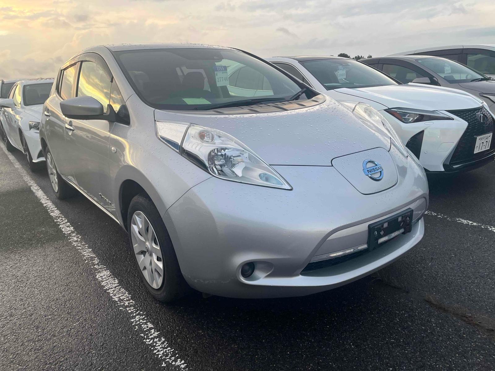 NISSAN LEAF S (30KWH) Image 9
