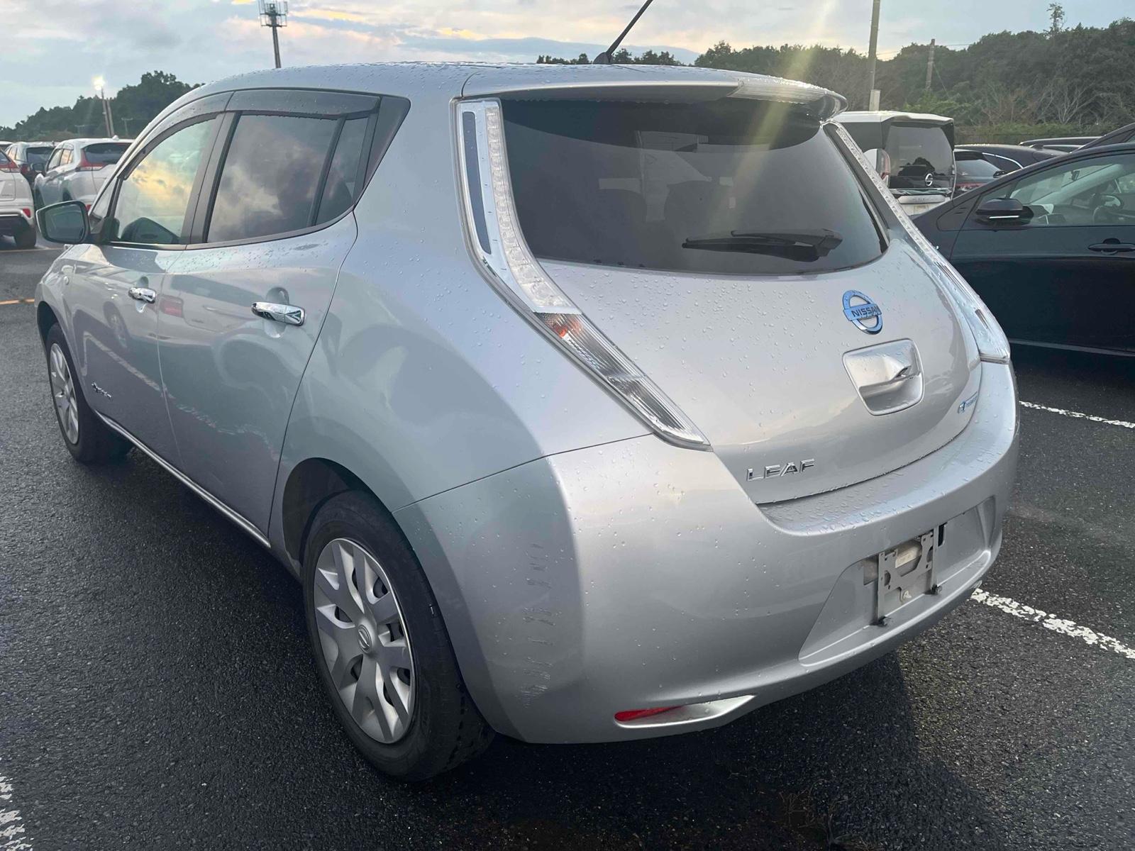 NISSAN LEAF S (30KWH) Image 13