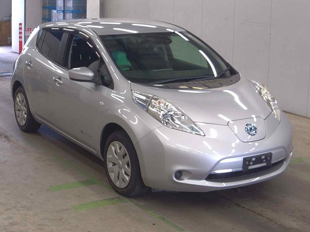 2016 Nissan LEAF 64,000 km