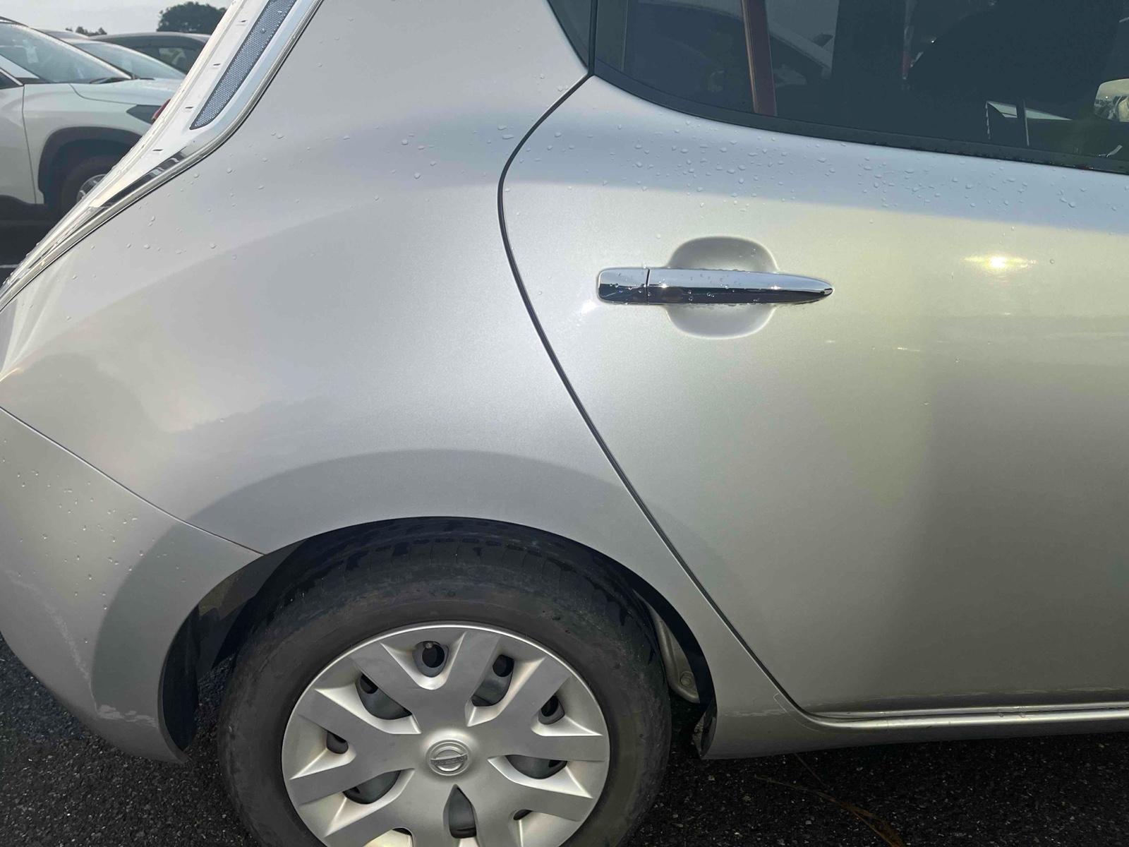 NISSAN LEAF S (30KWH) Image 10