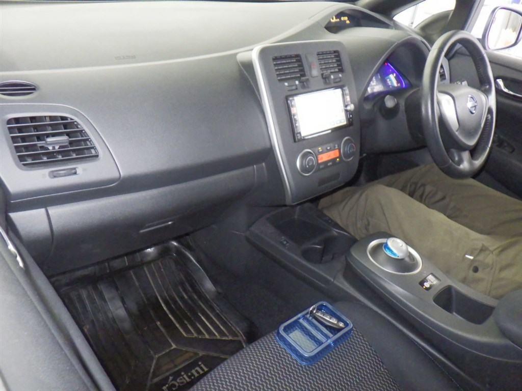 NISSAN LEAF S (30KWH) Image 3