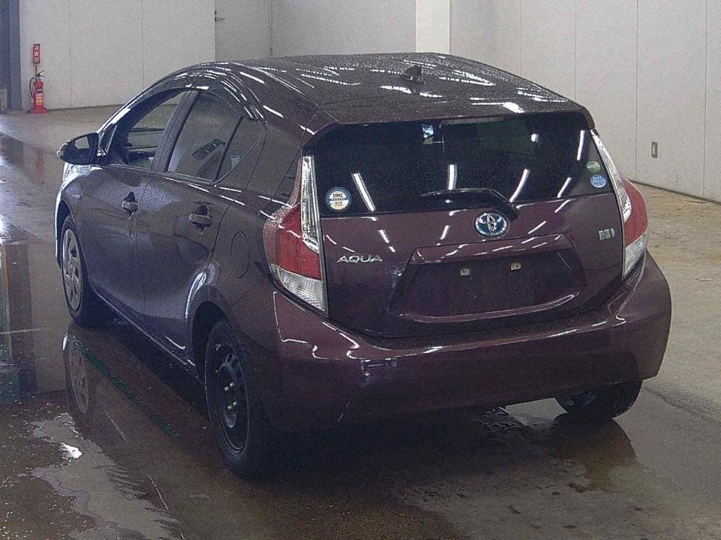 TOYOTA AQUA S Image 4