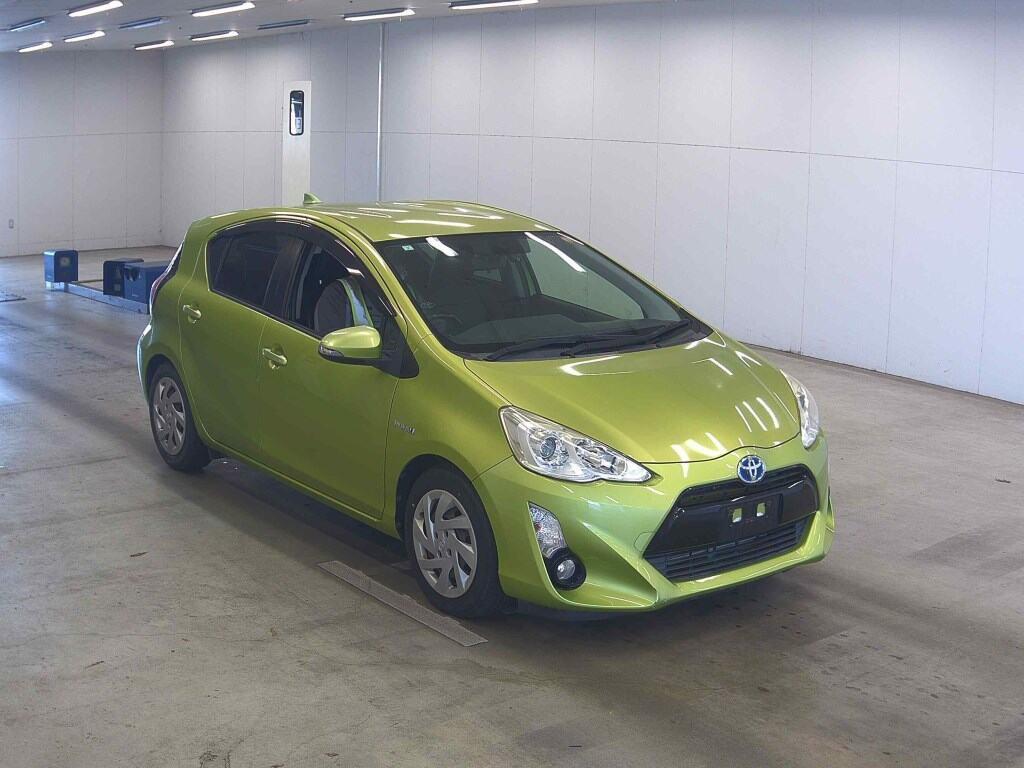 TOYOTA AQUA G BLACK SOFT LEATHER SELECTION Image 3