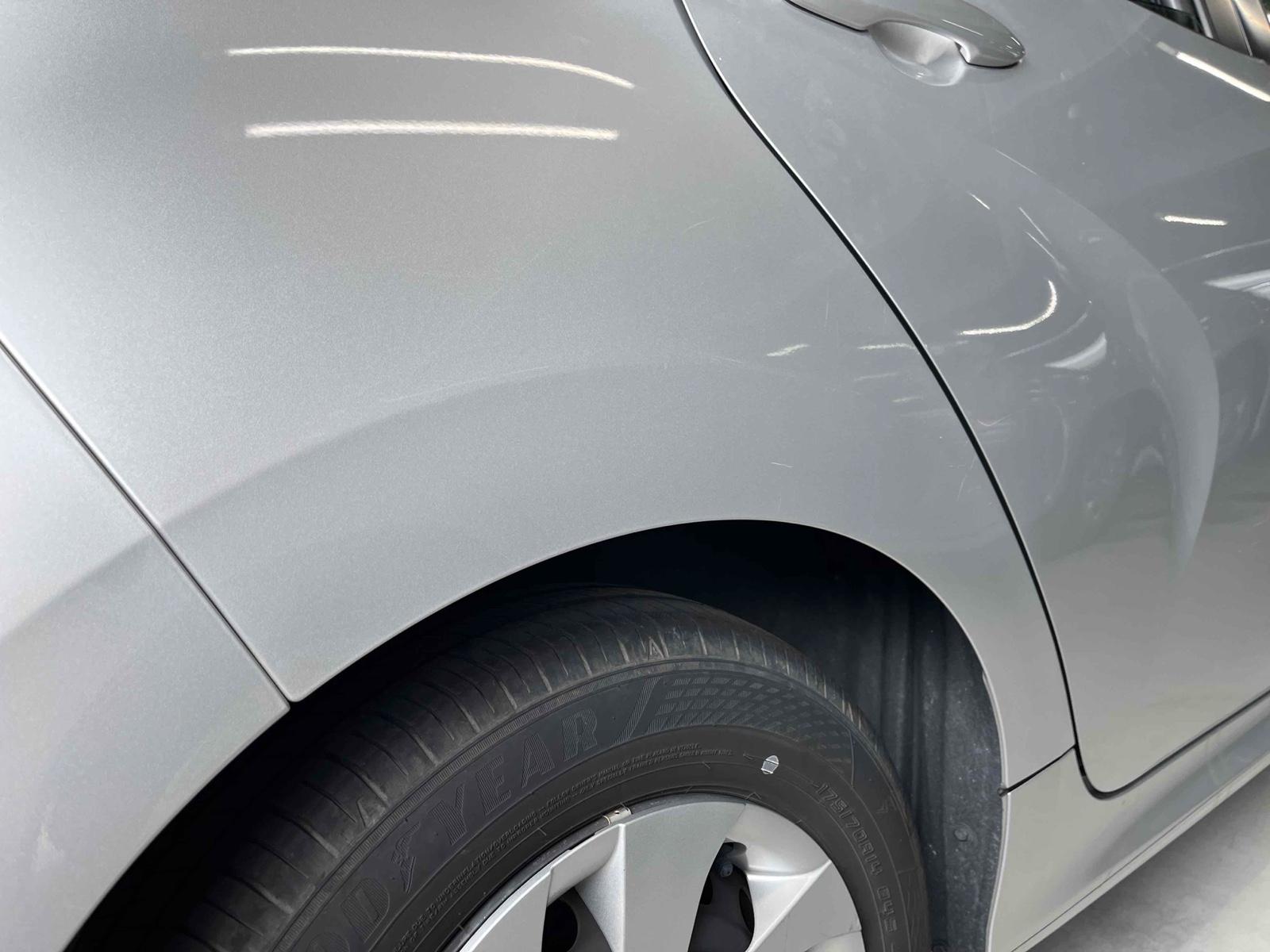 TOYOTA YARIS HYBRID X Image 17