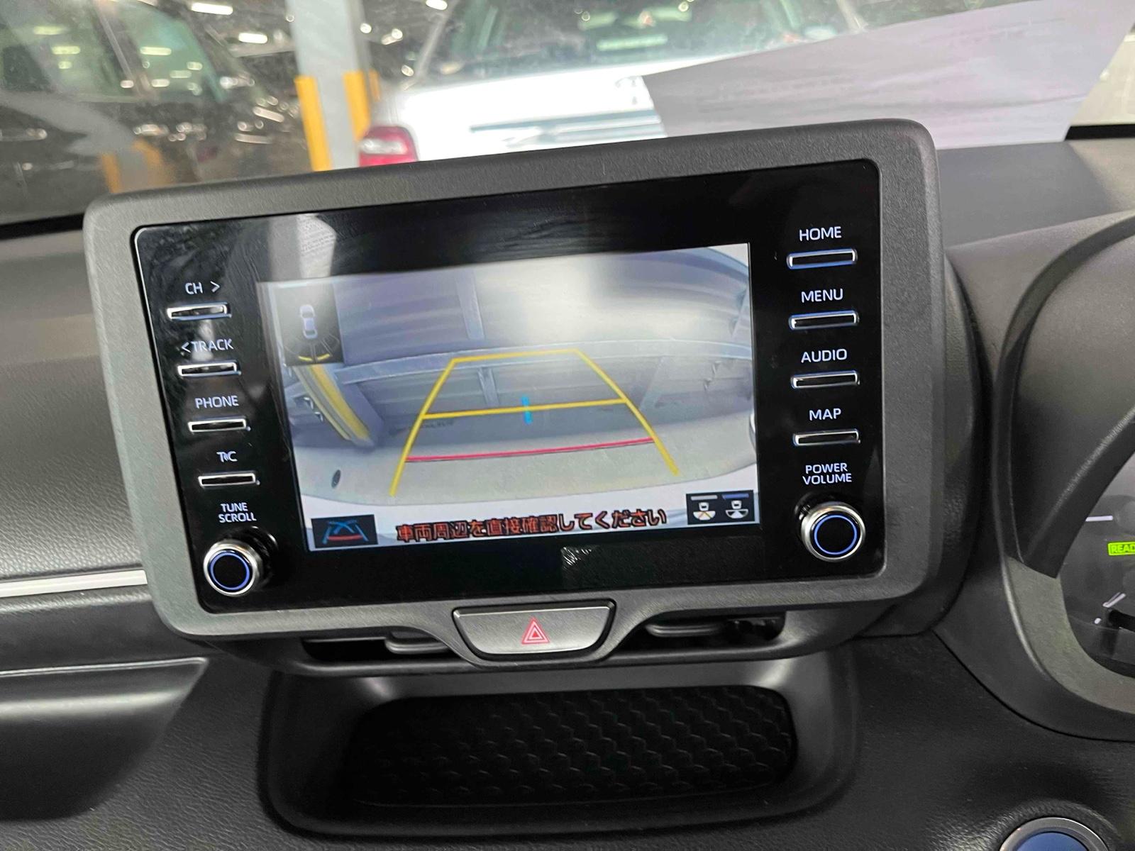 TOYOTA YARIS HYBRID X Image 16