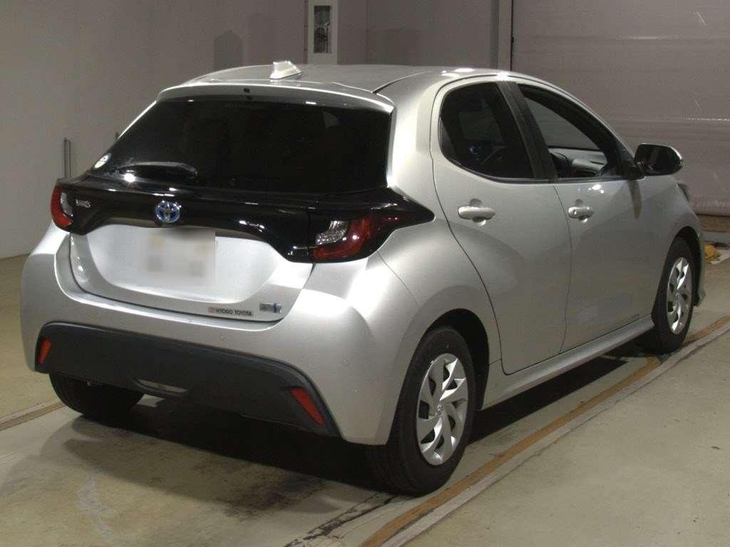 TOYOTA YARIS HYBRID X Image 4