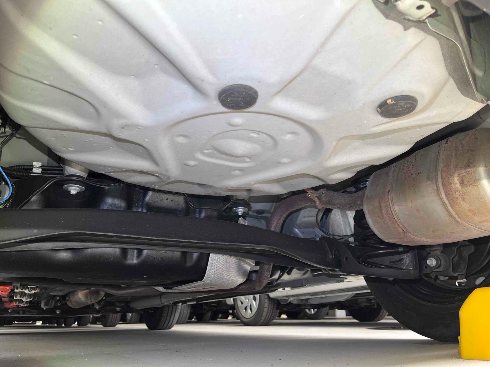 TOYOTA YARIS HYBRID X Image 25