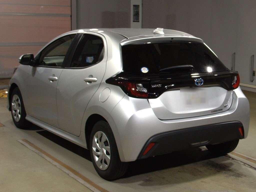 TOYOTA YARIS HYBRID X Image 7