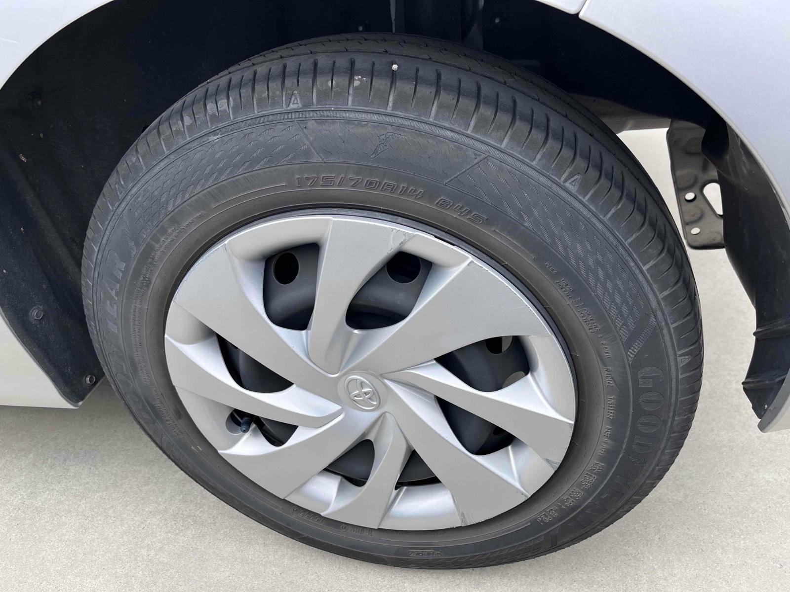 TOYOTA YARIS HYBRID X Image 21