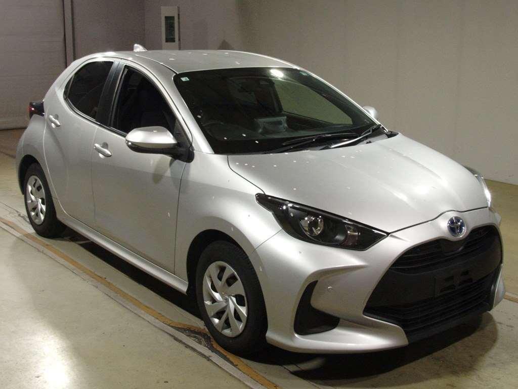 TOYOTA YARIS HYBRID X Image 6