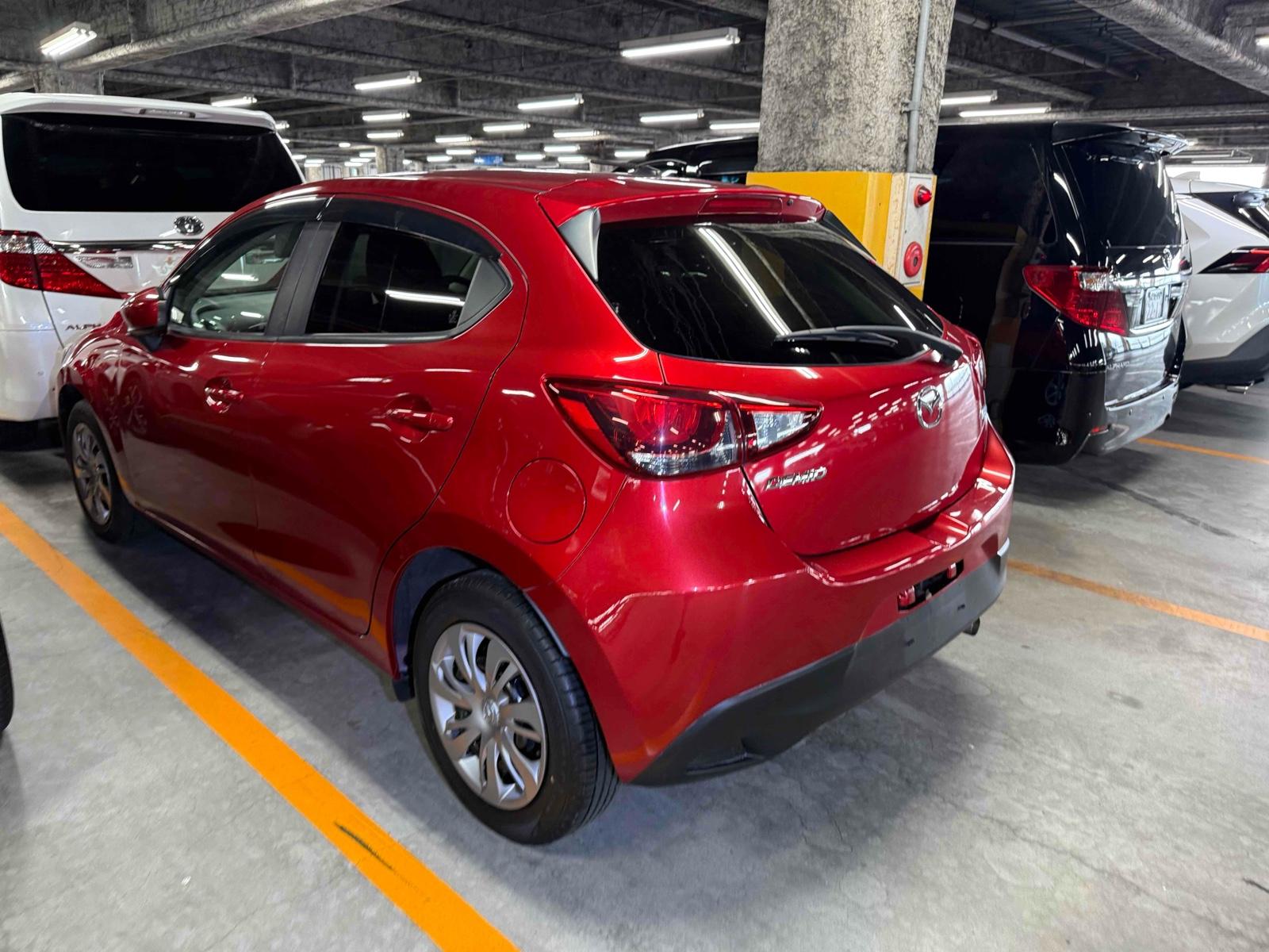 MAZDA DEMIO 13S Image 8