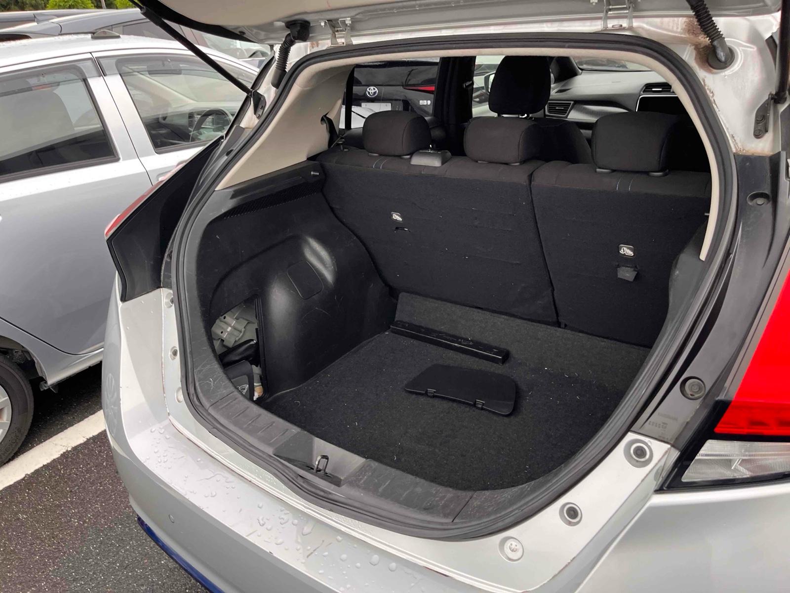 NISSAN LEAF X Image 17