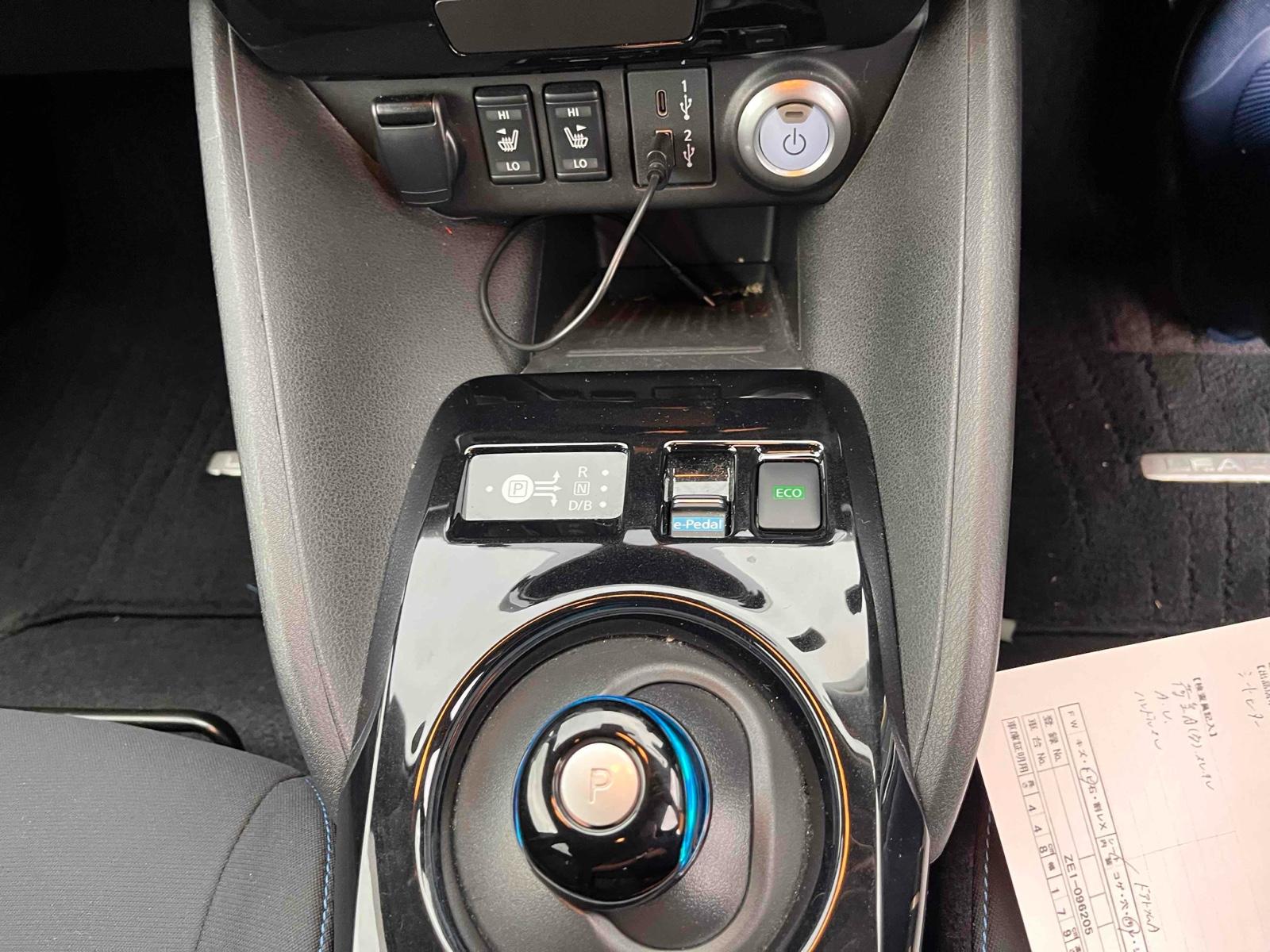 NISSAN LEAF X Image 13