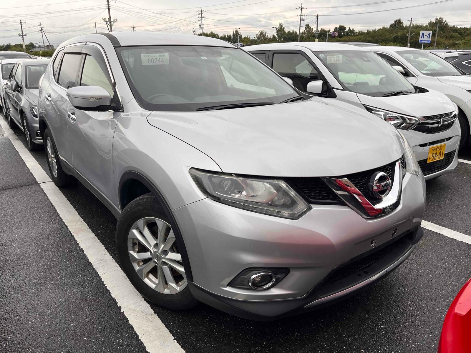2015 Nissan X-TRAIL 106,000 km