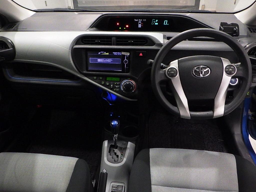 TOYOTA AQUA S Image 3