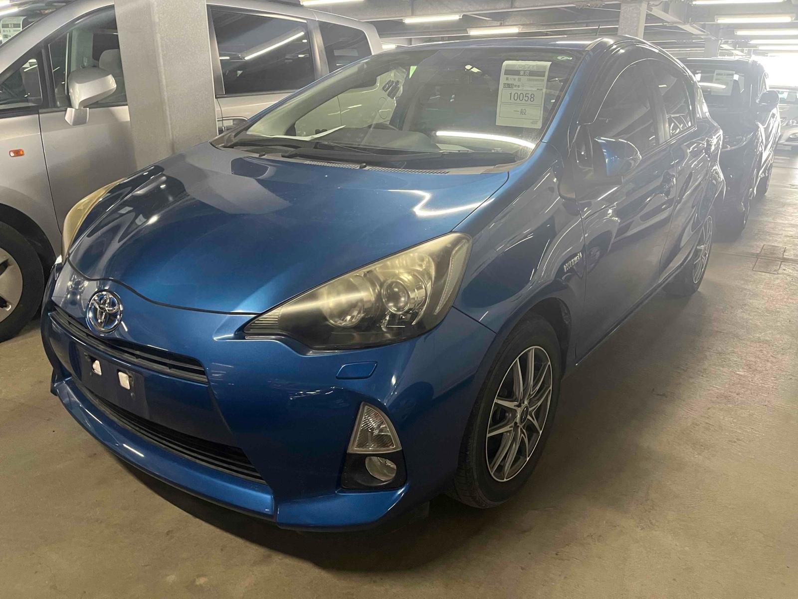 TOYOTA AQUA S Image 10