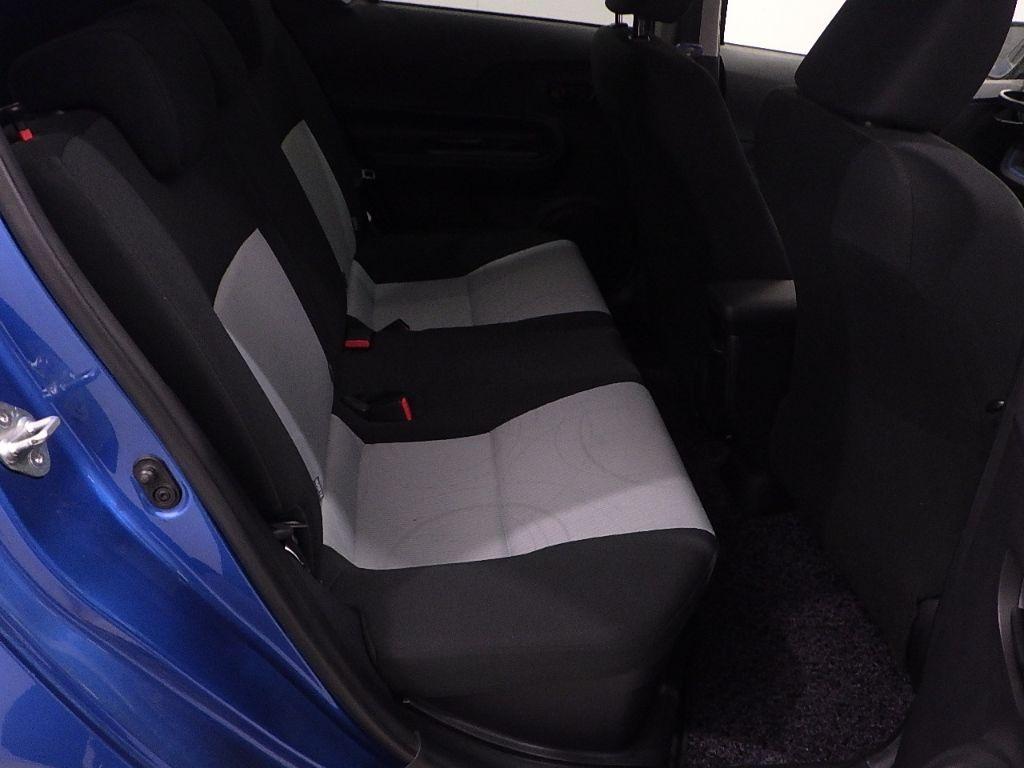 TOYOTA AQUA S Image 7