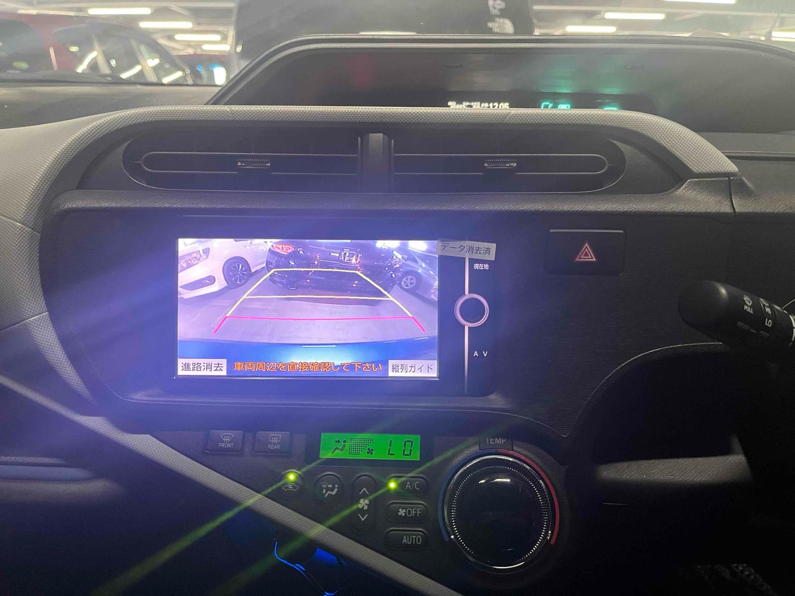 TOYOTA AQUA S Image 24