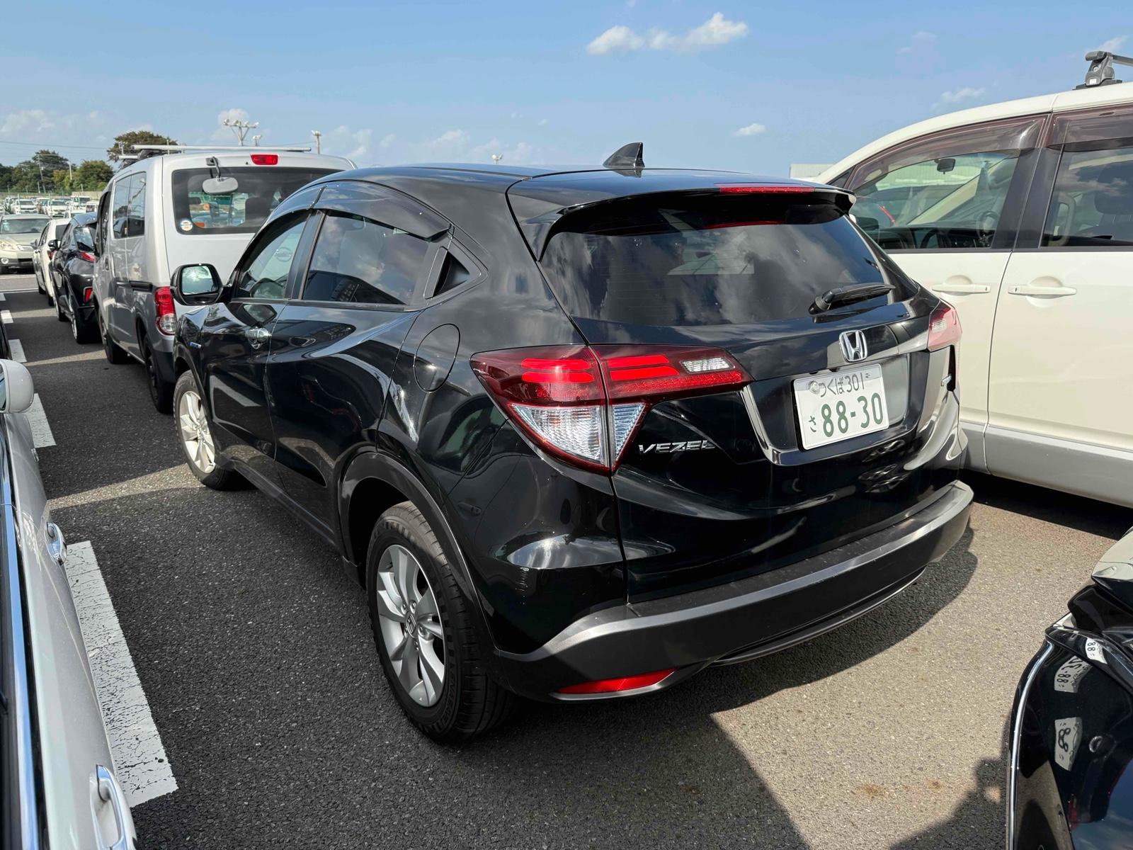 HONDA VESEL HYBRID X Image 2