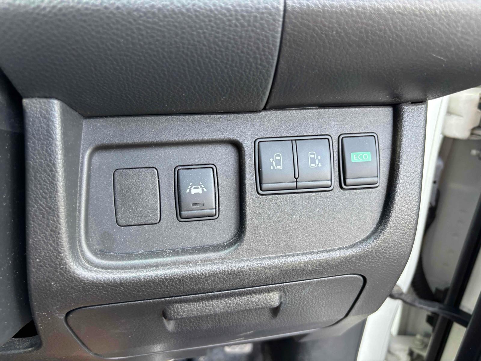 NISSAN SERENA HYBRID HIGHWAY STAR Image 15