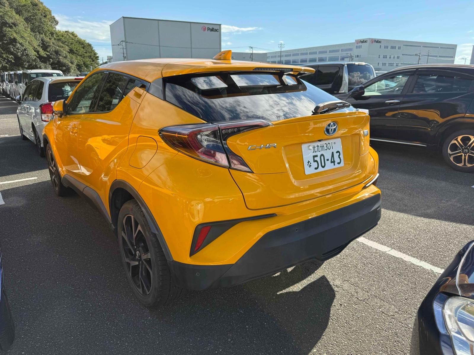 TOYOTA C-HR G Image 2