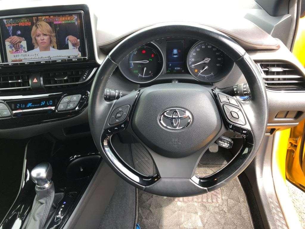 TOYOTA C-HR G Image 8