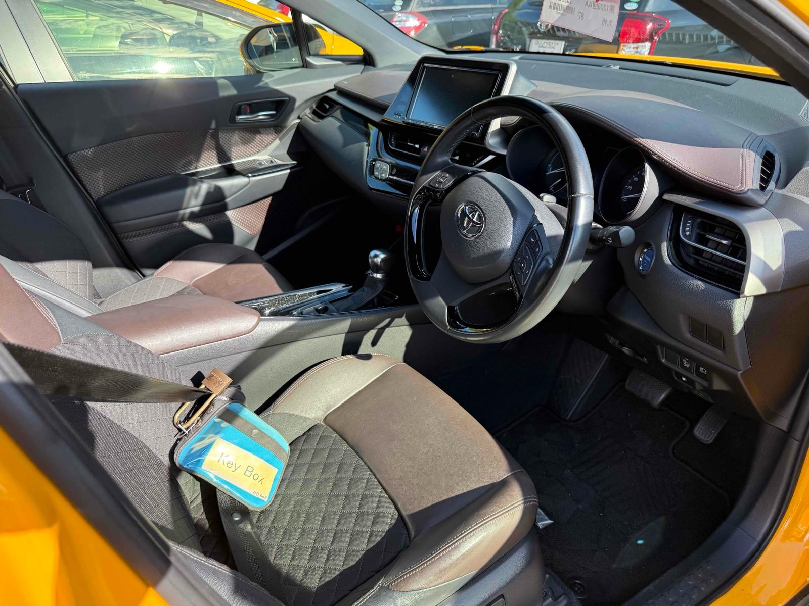 TOYOTA C-HR G Image 9