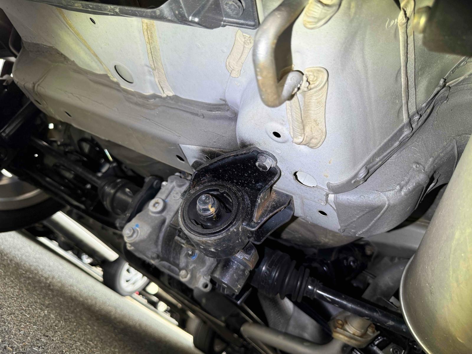 SUZUKI SWIFT HYBRID RS 4WD Image 26