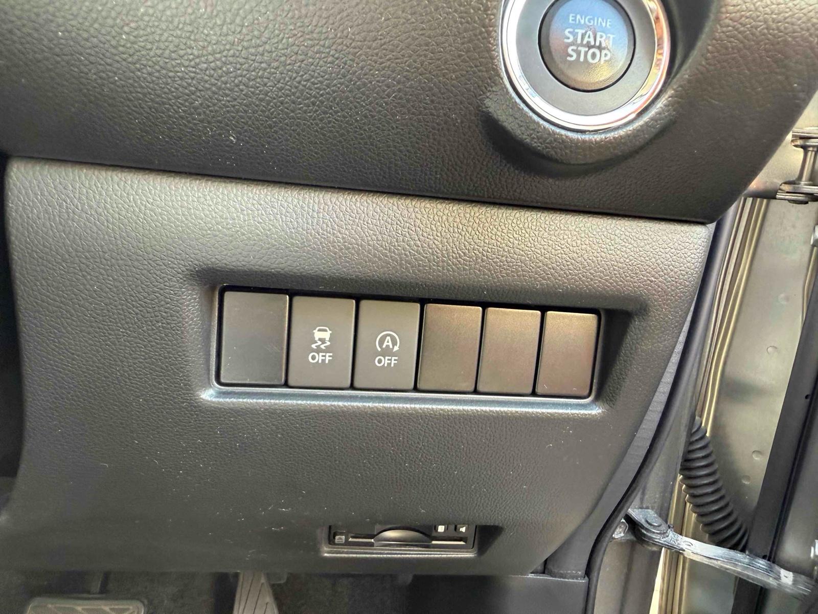 SUZUKI SWIFT HYBRID RS 4WD Image 12