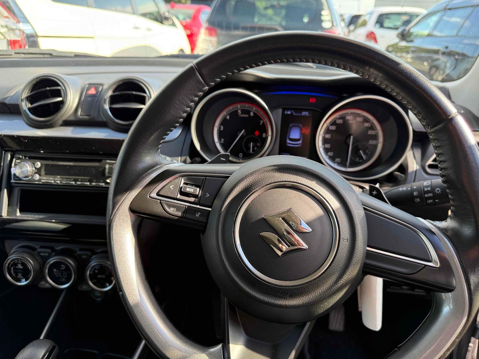 SUZUKI SWIFT HYBRID RS 4WD Image 10
