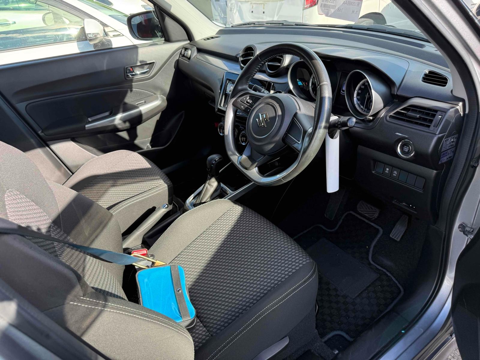 SUZUKI SWIFT HYBRID RS 4WD Image 8