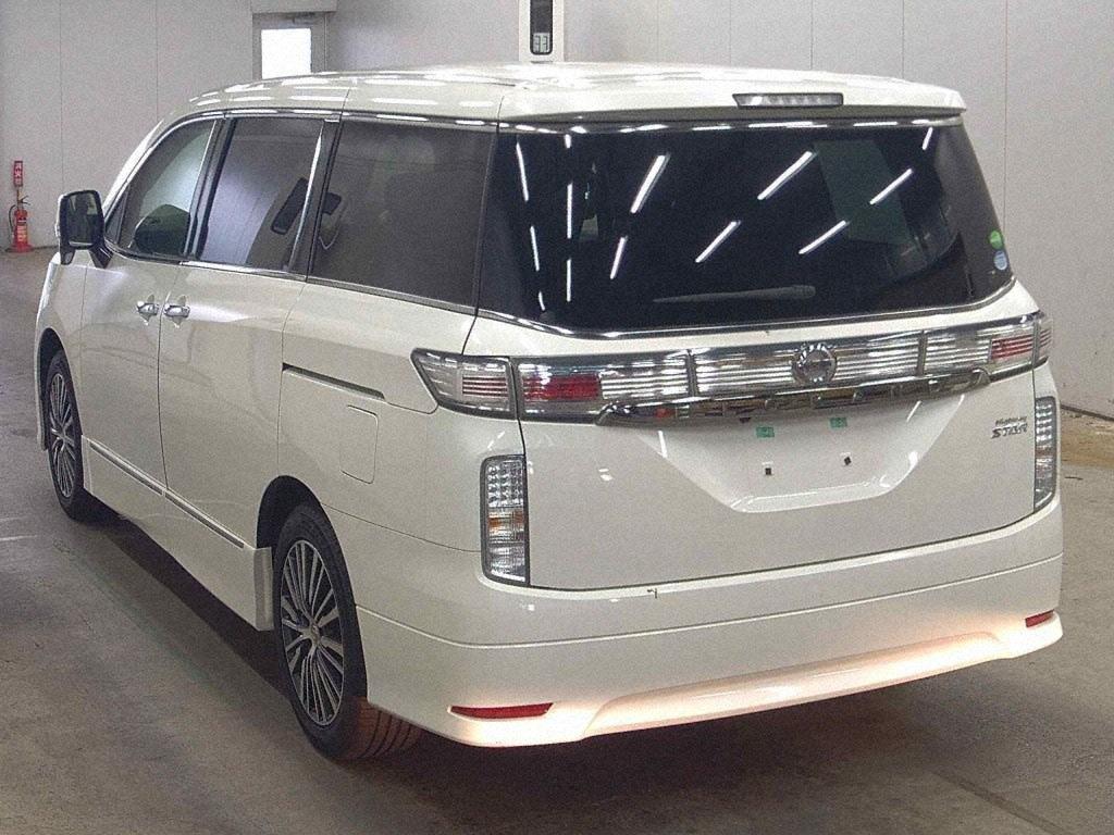 NISSAN ELGRAND 5D 250 HIGHWAY STAR S Image 2