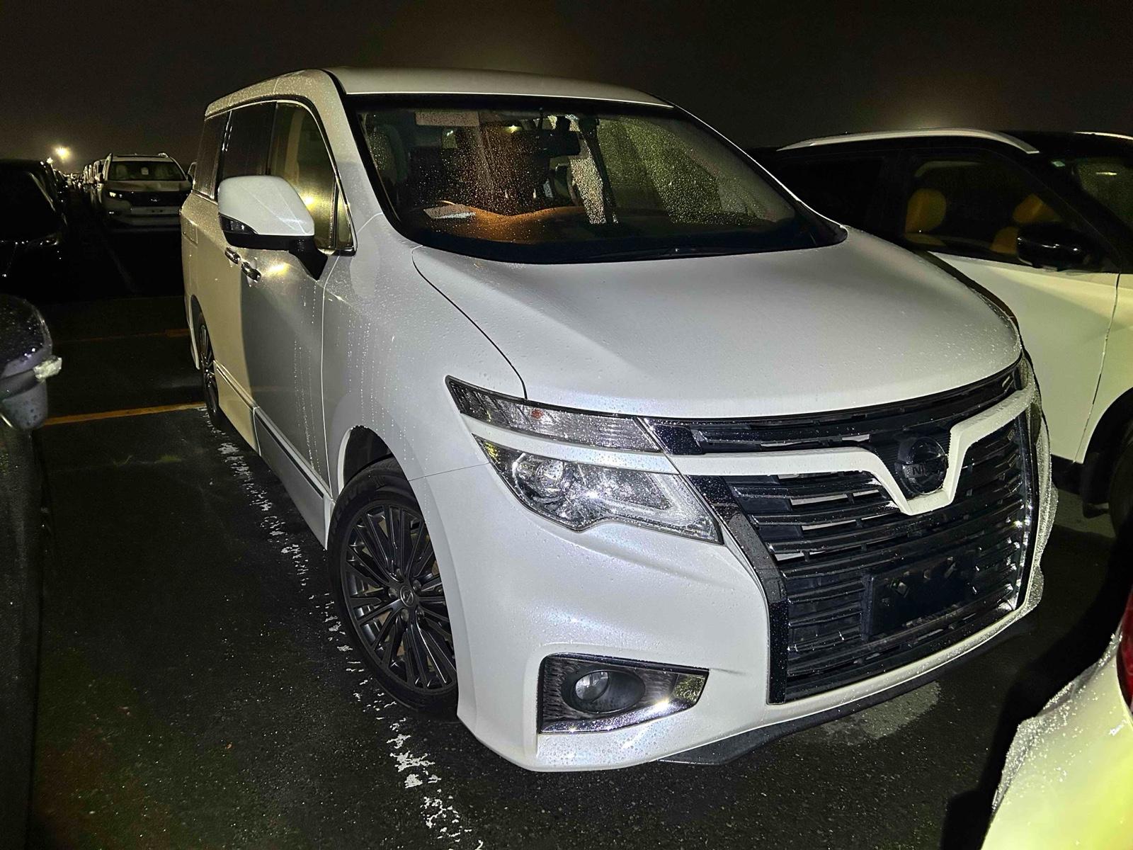 NISSAN ELGRAND 5D 250 HIGHWAY STAR S Image 7