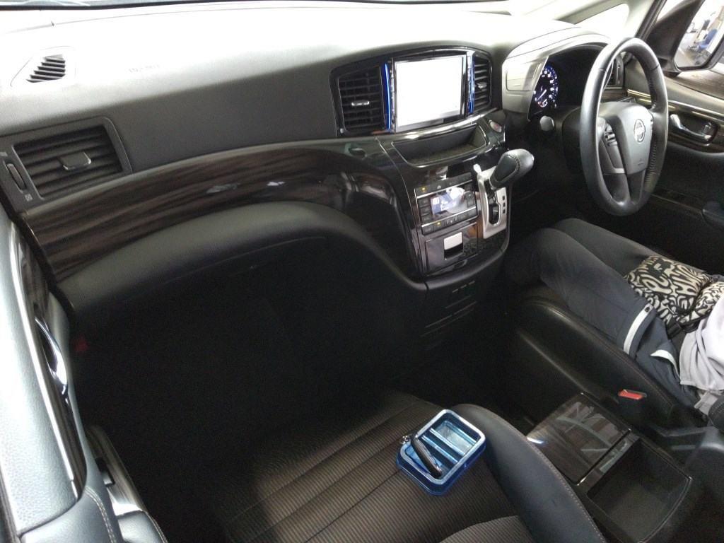 NISSAN ELGRAND 5D 250 HIGHWAY STAR S Image 3