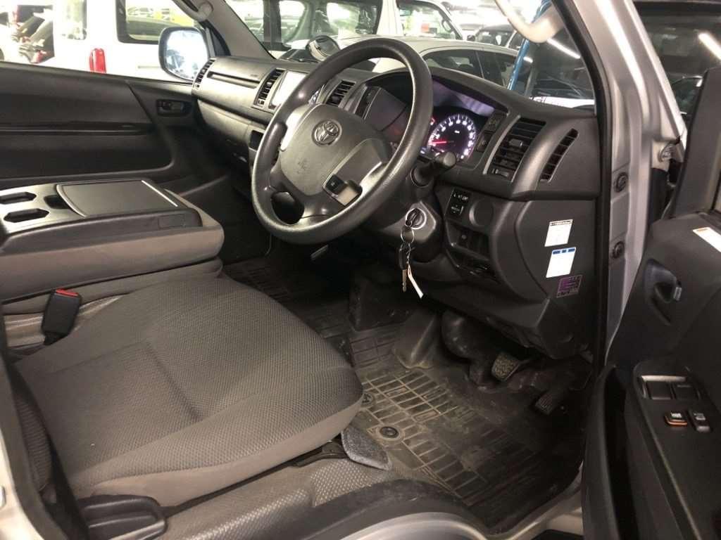 TOYOTA HIACE VAN LONGDX GL PACKAGE Image 3