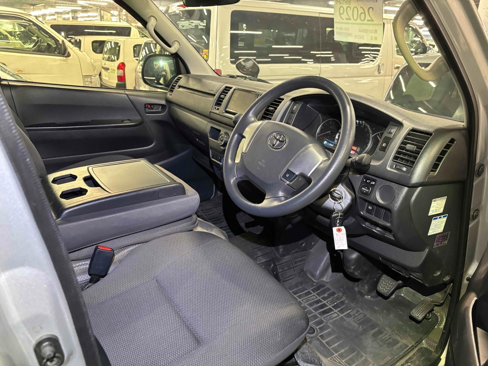 TOYOTA HIACE VAN LONGDX GL PACKAGE Image 13