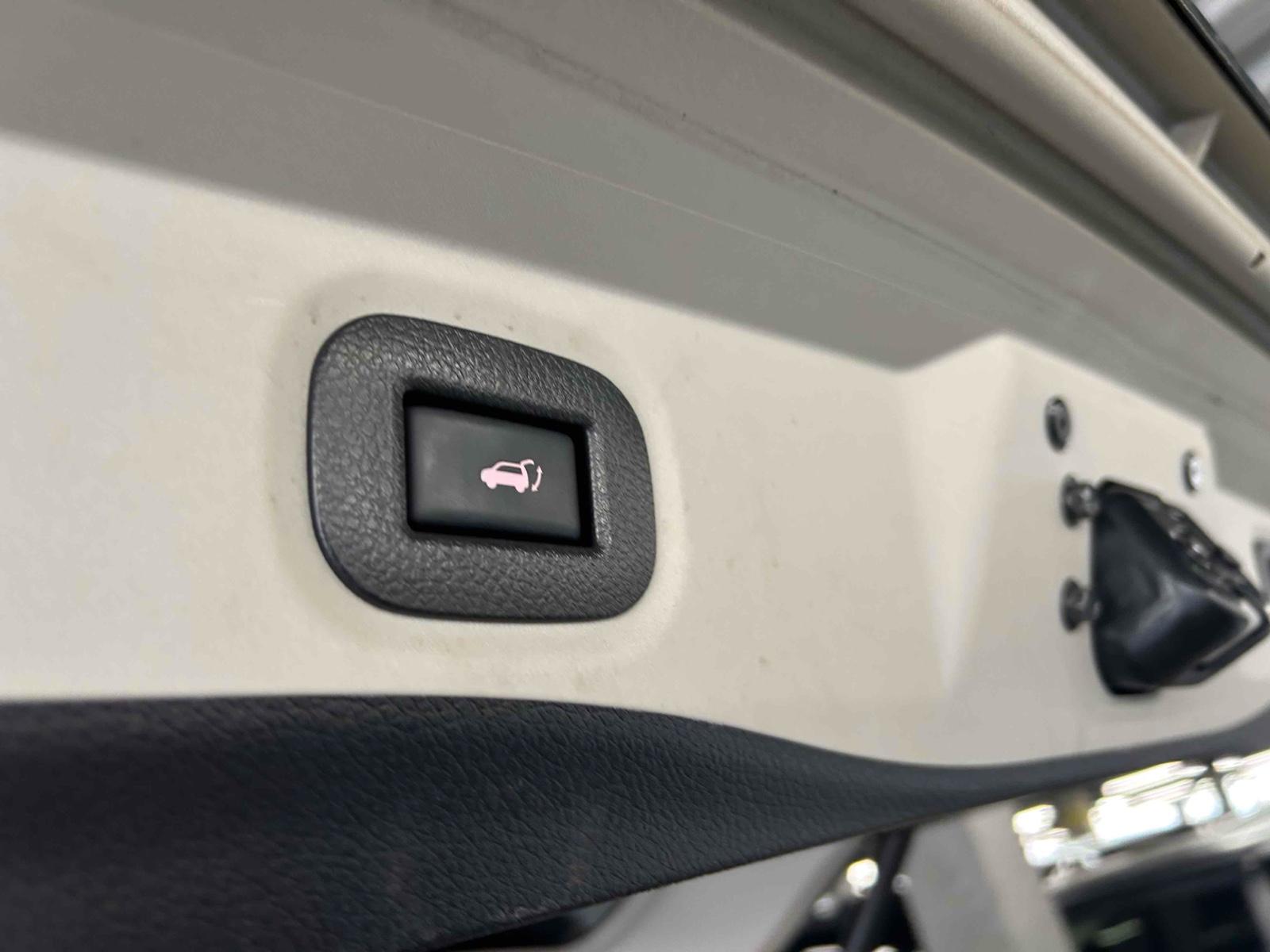 NISSAN XTRAIL 20X 2WD 5ST Image 23