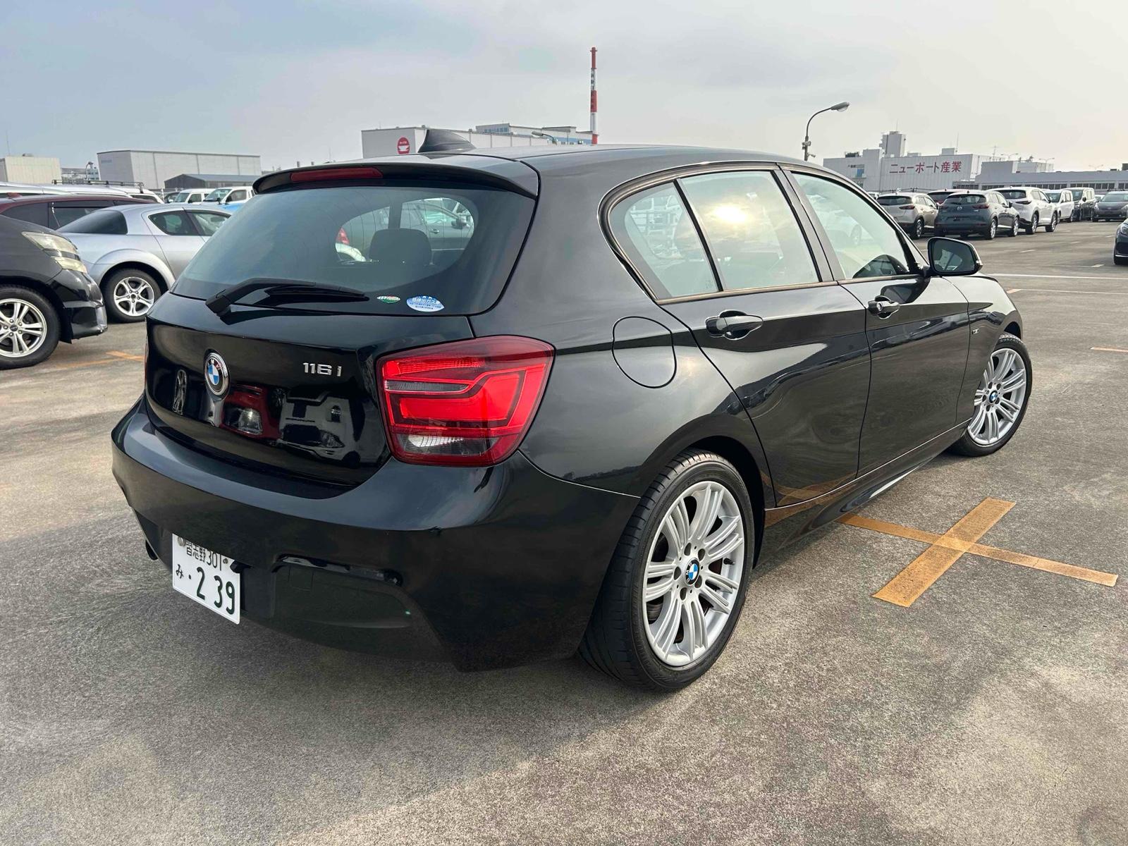 BMW 1-SERIES 116I M SPORTS Image 2