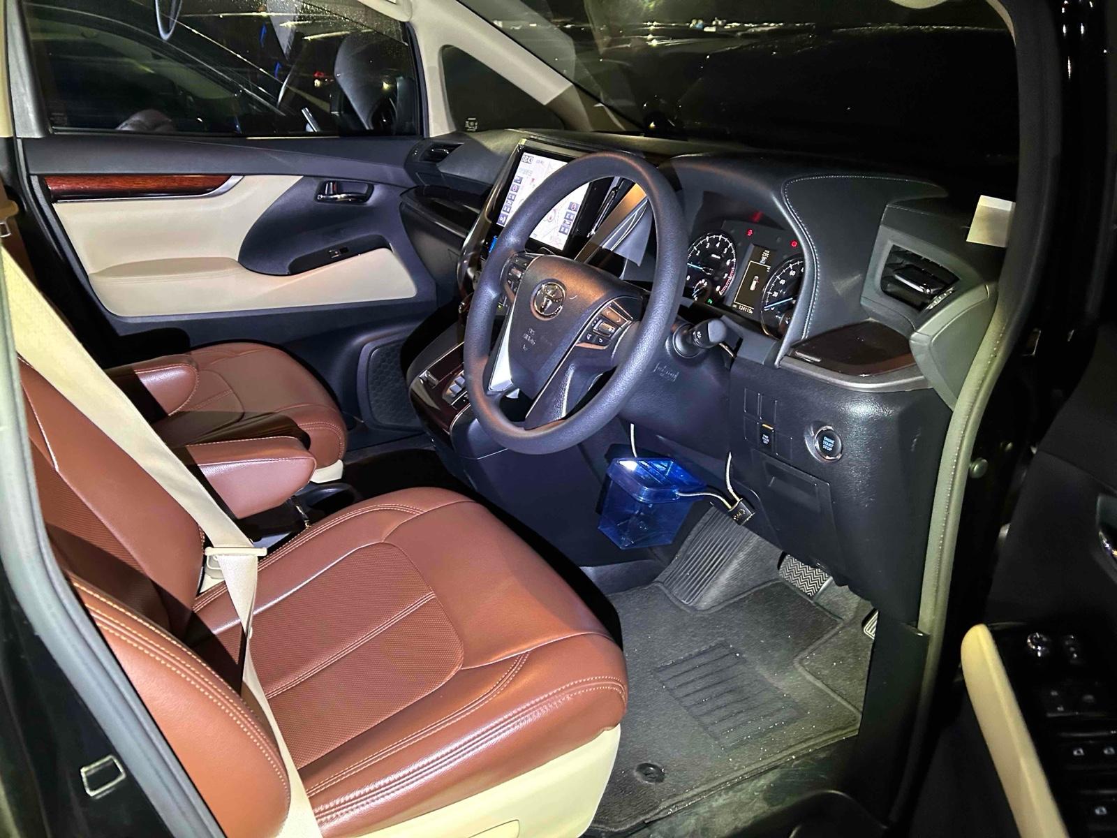 TOYOTA VELLFIRE 2.5X Image 9