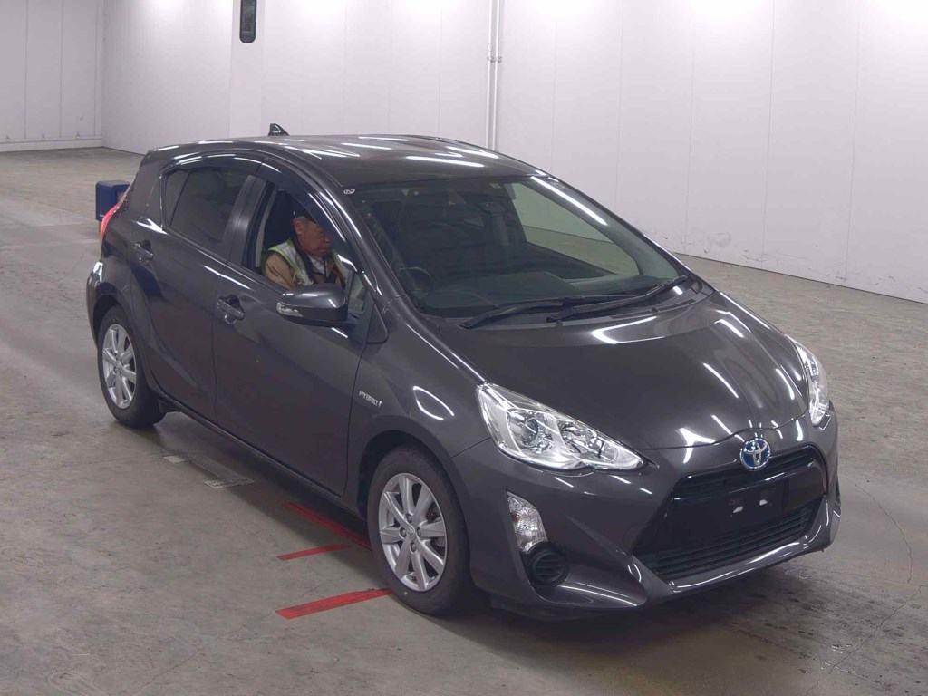 2016 Toyota AQUA 81,121 km