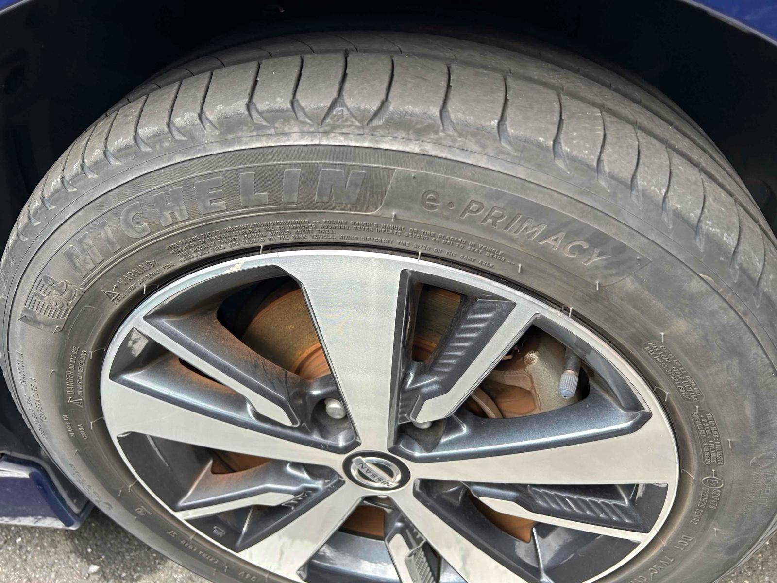 NISSAN LEAF X Image 11