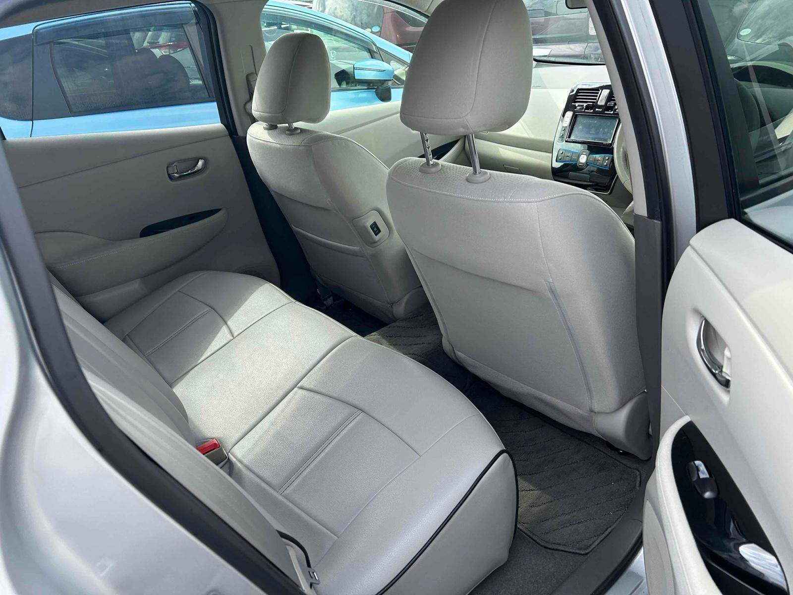 NISSAN LEAF  Image 7