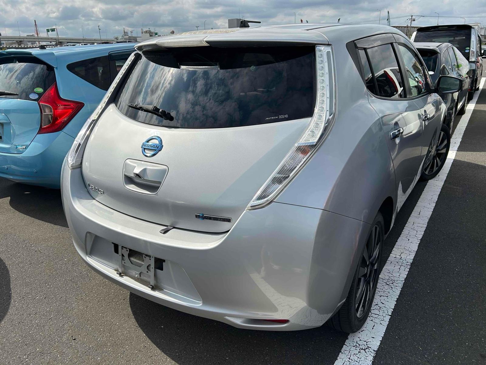NISSAN LEAF  Image 9