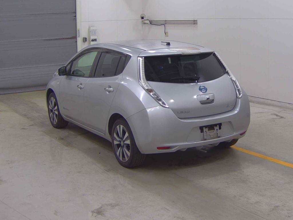NISSAN LEAF  Image 2