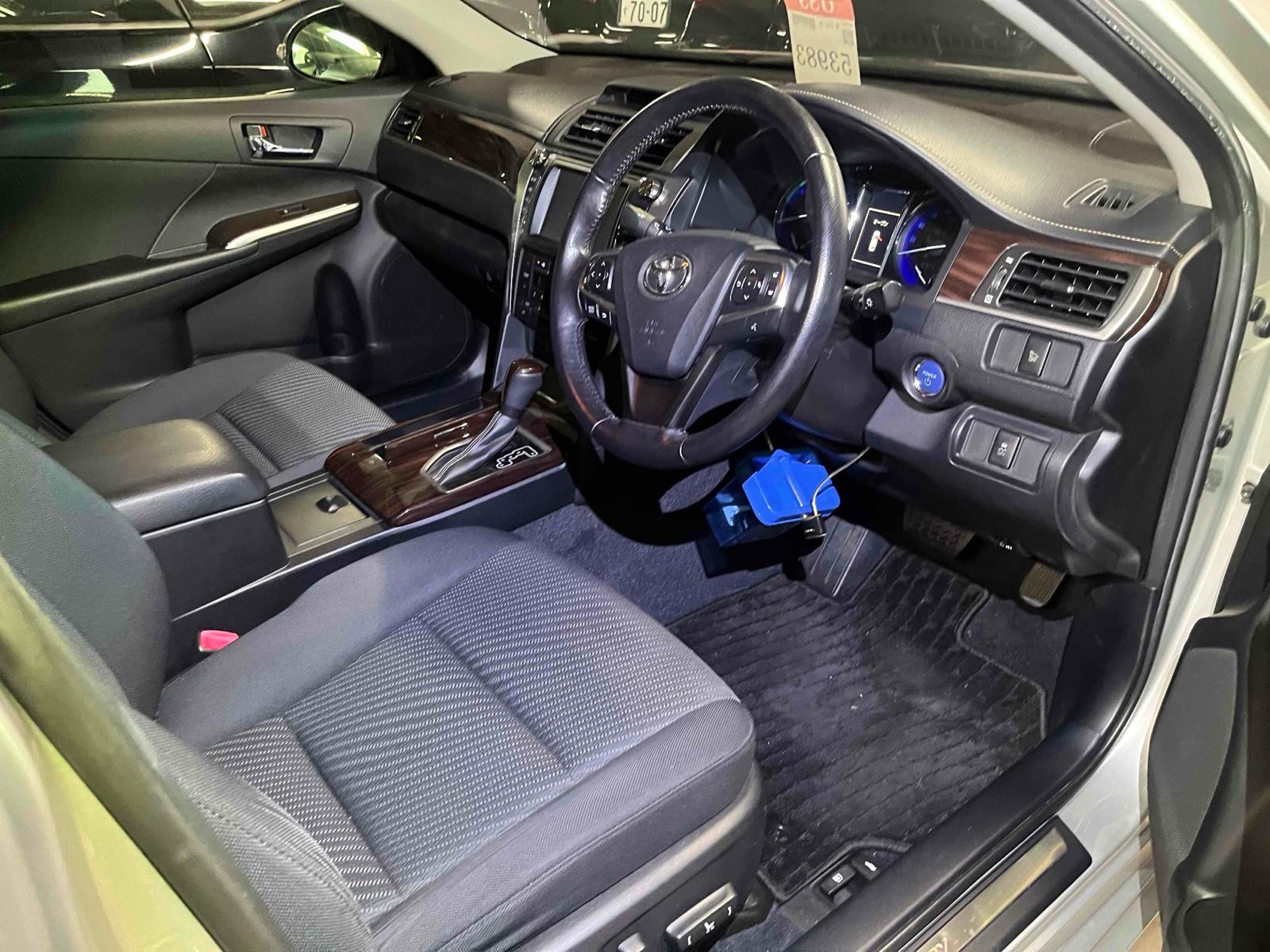 TOYOTA CAMRY 4D HYBRID G PACKAGE Image 3