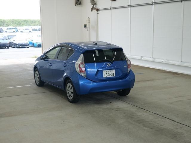 TOYOTA AQUA S Image 4