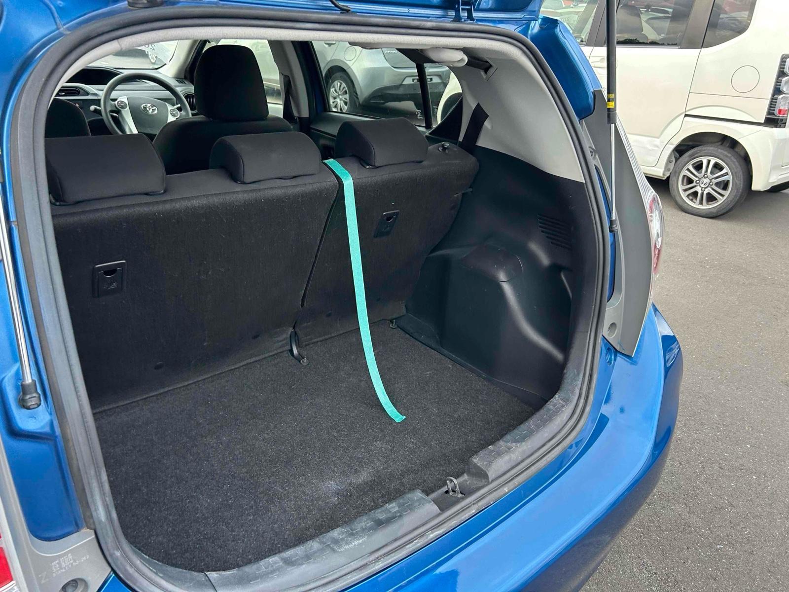 TOYOTA AQUA S Image 20