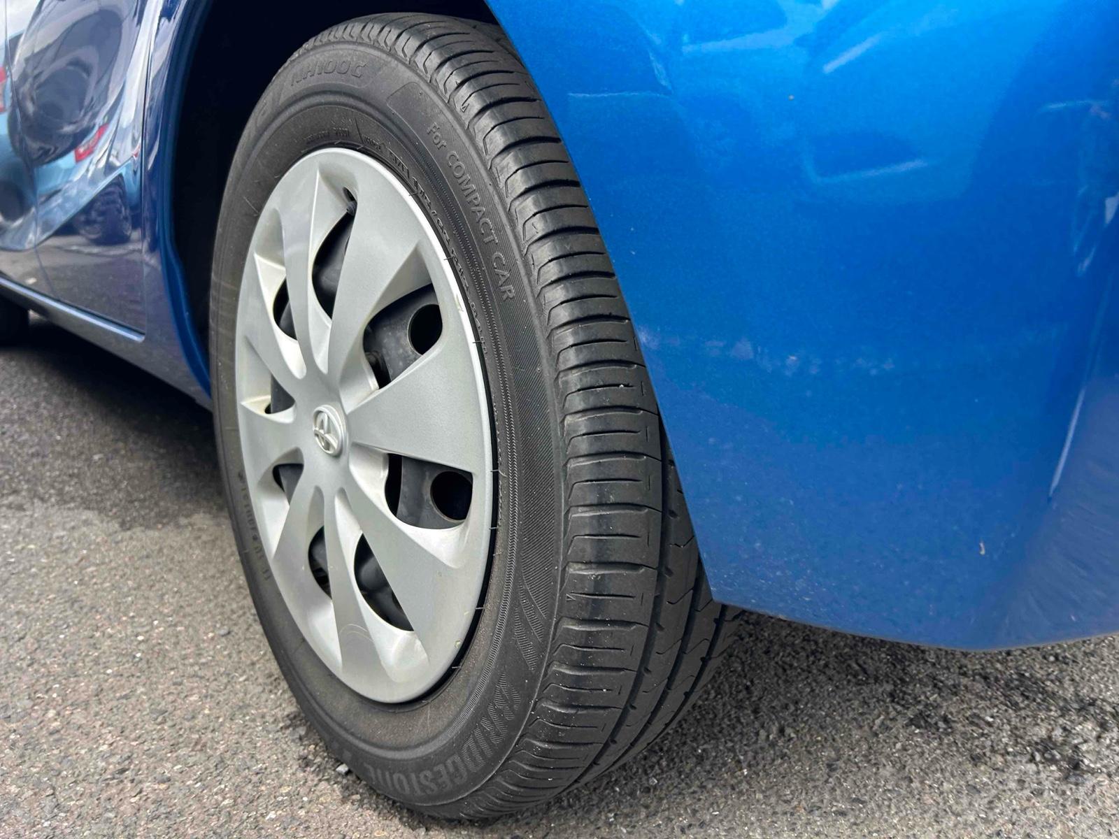 TOYOTA AQUA S Image 15