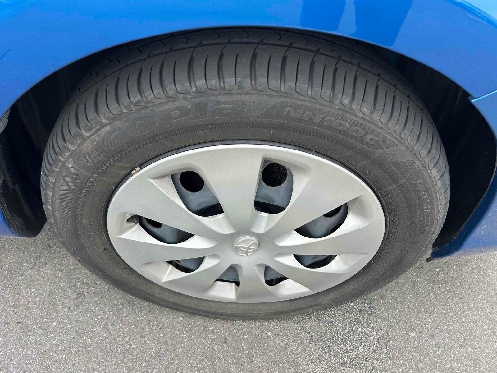 TOYOTA AQUA S Image 10