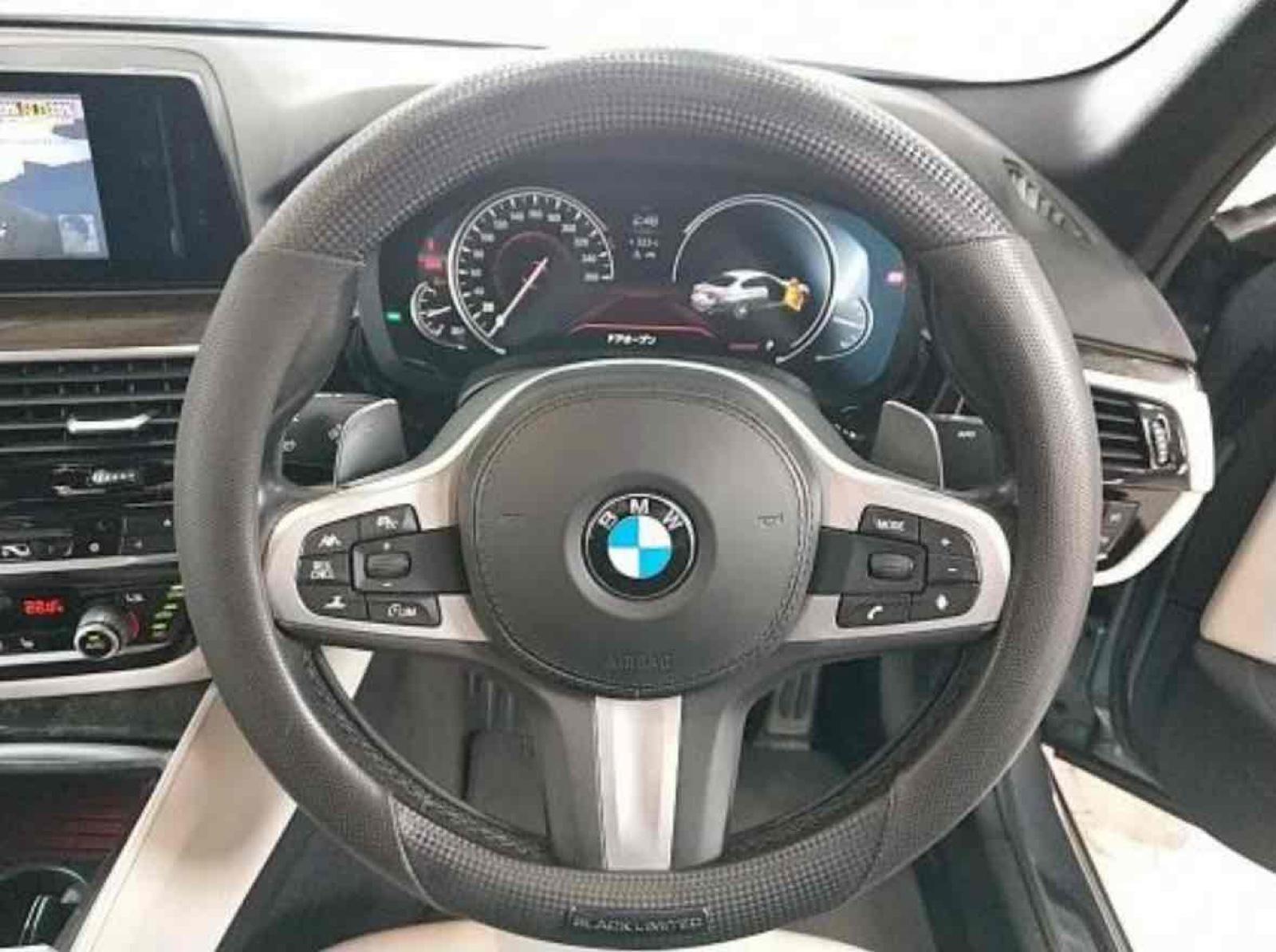 BMW 523I M-SPORT  Image 11
